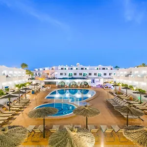 https://las-adelfas.puertodelcarmen-hotels.org